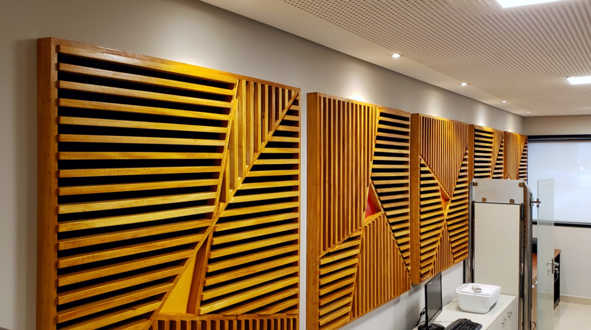 2 Paineis em madeira: Série "Equilíbrio"